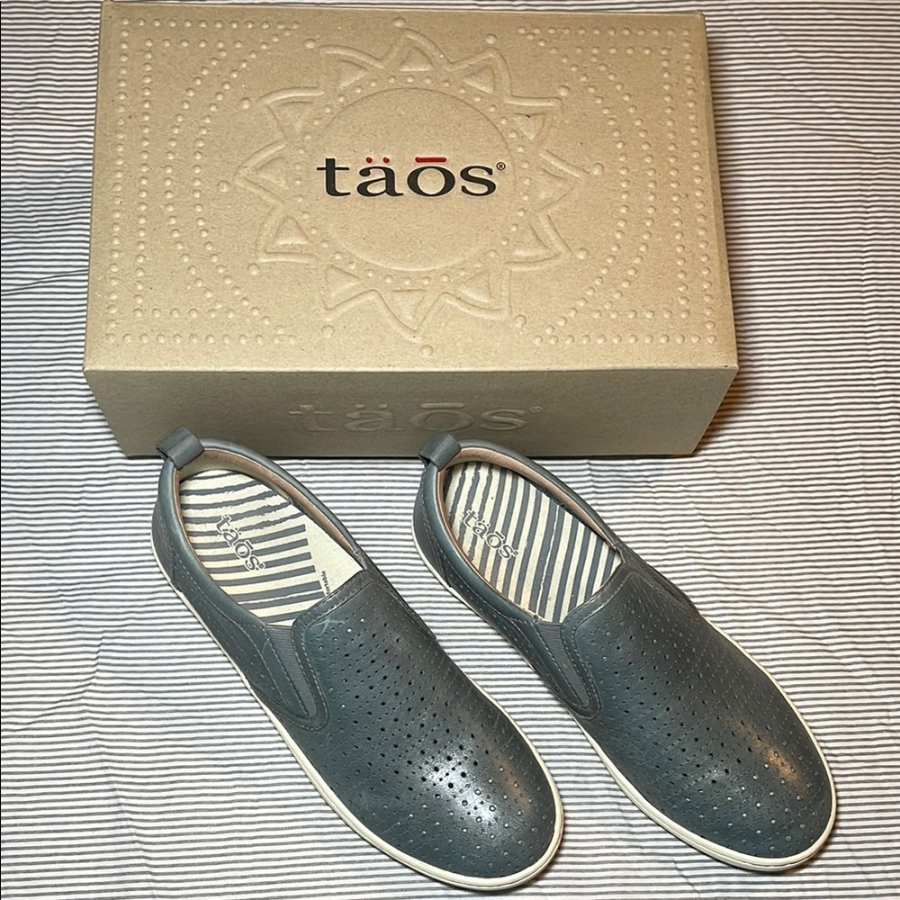 Taos Footwear Ladies Lake Blue Slip-On Shoes sz9.5M